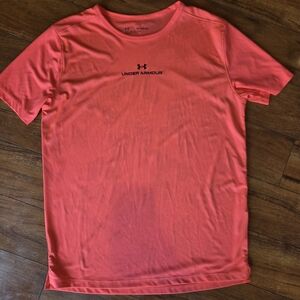 Under Armour Short Sleeve Performance/Athletic Shirt - YXL